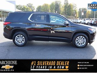 Used 2021 Chevrolet Traverse LT video 1