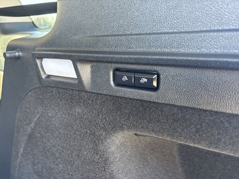 Used 2025 Lincoln Corsair FWD w/ Equipment Group 101A image 7