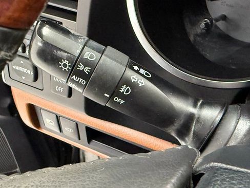 Used 2018 Toyota Sequoia Platinum image 16