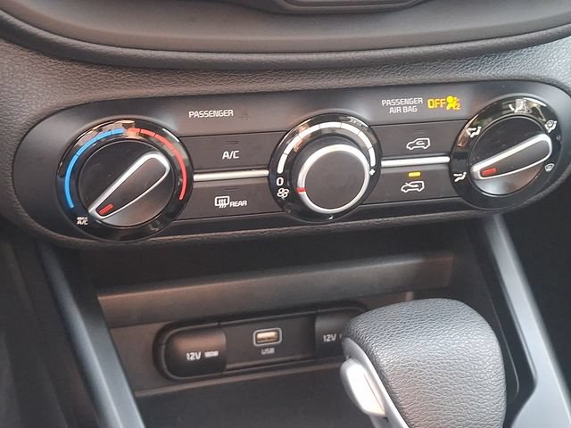 Used 2025 Kia Soul LX w/ LX Technology Package FWD image 15