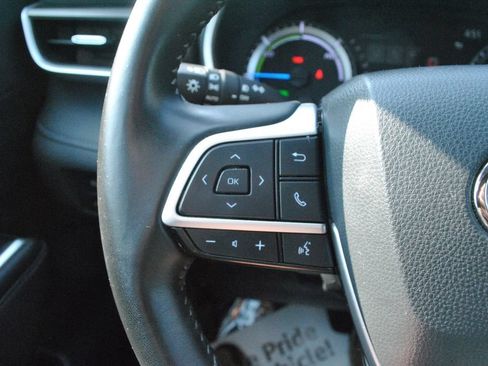 Used 2023 Toyota Highlander XLE AWD/4WD image 21