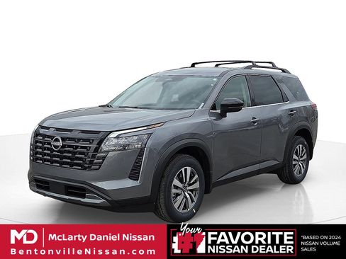 New 2026 Nissan Pathfinder SL image 2