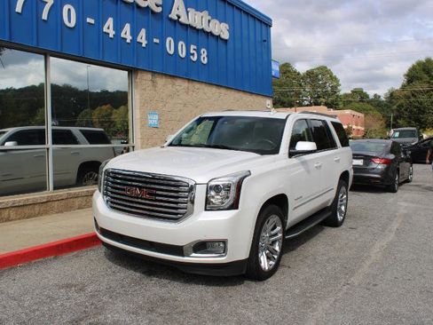 Used 2017 GMC Yukon SLT w/ Premium Edition image 3