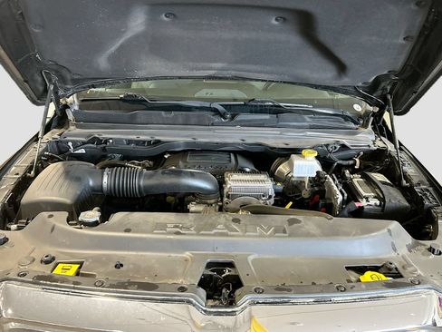 Used 2022 RAM 1500 4x4 Crew Cab image 29