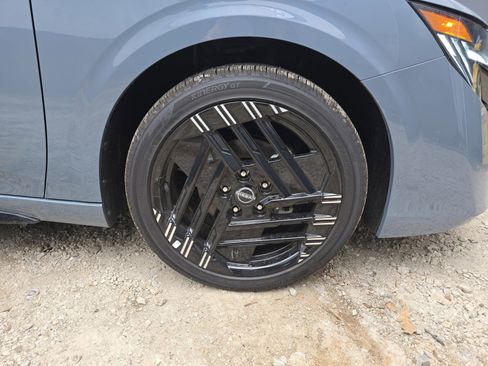 Used 2026 Nissan Sentra SR w/ Floor Mat Package FWD image 10