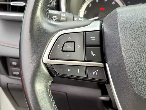Used 2023 Toyota Highlander XSE image 25