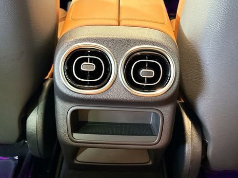 Used 2026 Mercedes-Benz GLC 300 4MATIC image 23