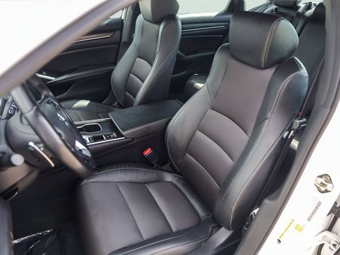 Used 2019 Honda Accord Sport image 9