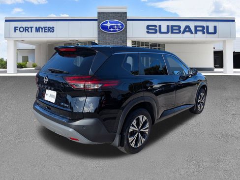 Used 2023 Nissan Rogue SV AWD/4WD image 4