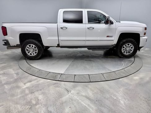 Used 2019 Chevrolet Silverado 3500 LTZ image 4