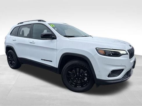 Used 2023 Jeep Cherokee Altitude Lux image 1