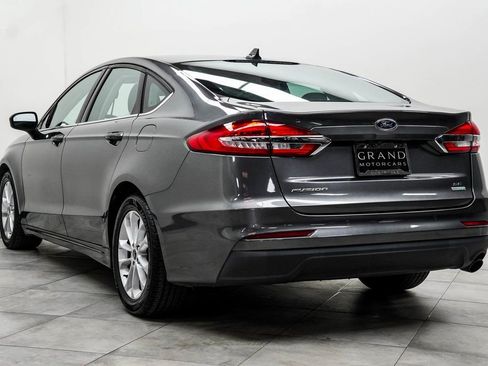 Used 2019 Ford Fusion SE image 11