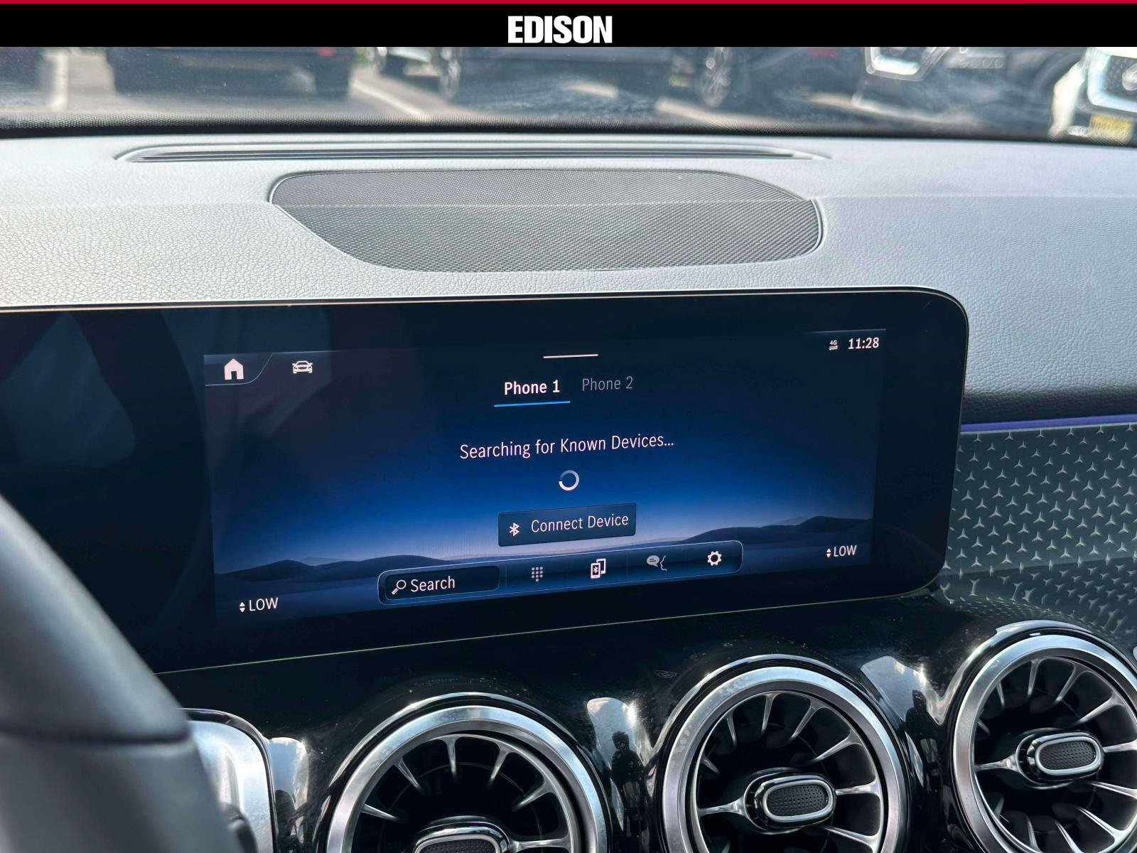 Used 2024 Mercedes-Benz GLB 250 4MATIC image 27