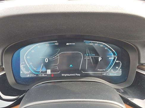 Used 2023 BMW 530e xDrive w/ Premium Package image 31