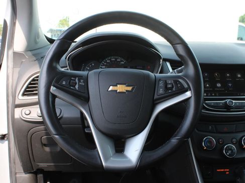 Used 2019 Chevrolet Trax LT w/ LT Convenience Package AWD/4WD image 10