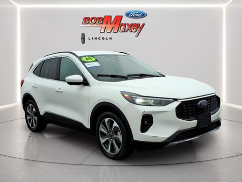 Used 2024 Ford Escape Platinum AWD/4WD image 3