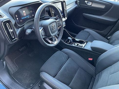 Certified 2025 Volvo XC40 B5 Plus image 16