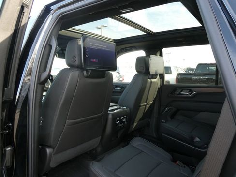 New 2026 GMC Yukon Denali w/ Denali Reserve Package AWD/4WD image 39