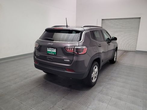 Used 2023 Jeep Compass Latitude AWD/4WD image 9