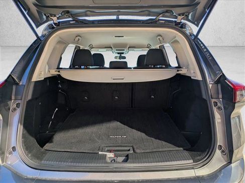 Used 2025 Nissan Rogue S image 6