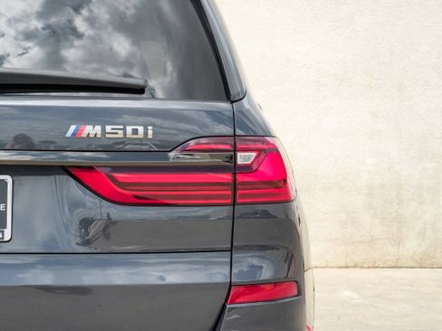 Used 2021 BMW X7 M50i w/ Dynamic Handling Package AWD/4WD image 50