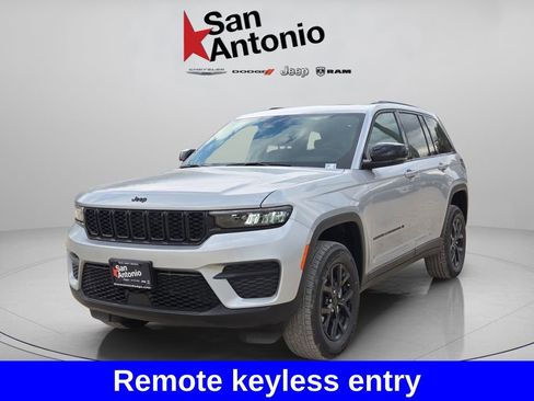 New 2025 Jeep Grand Cherokee Altitude RWD image 4
