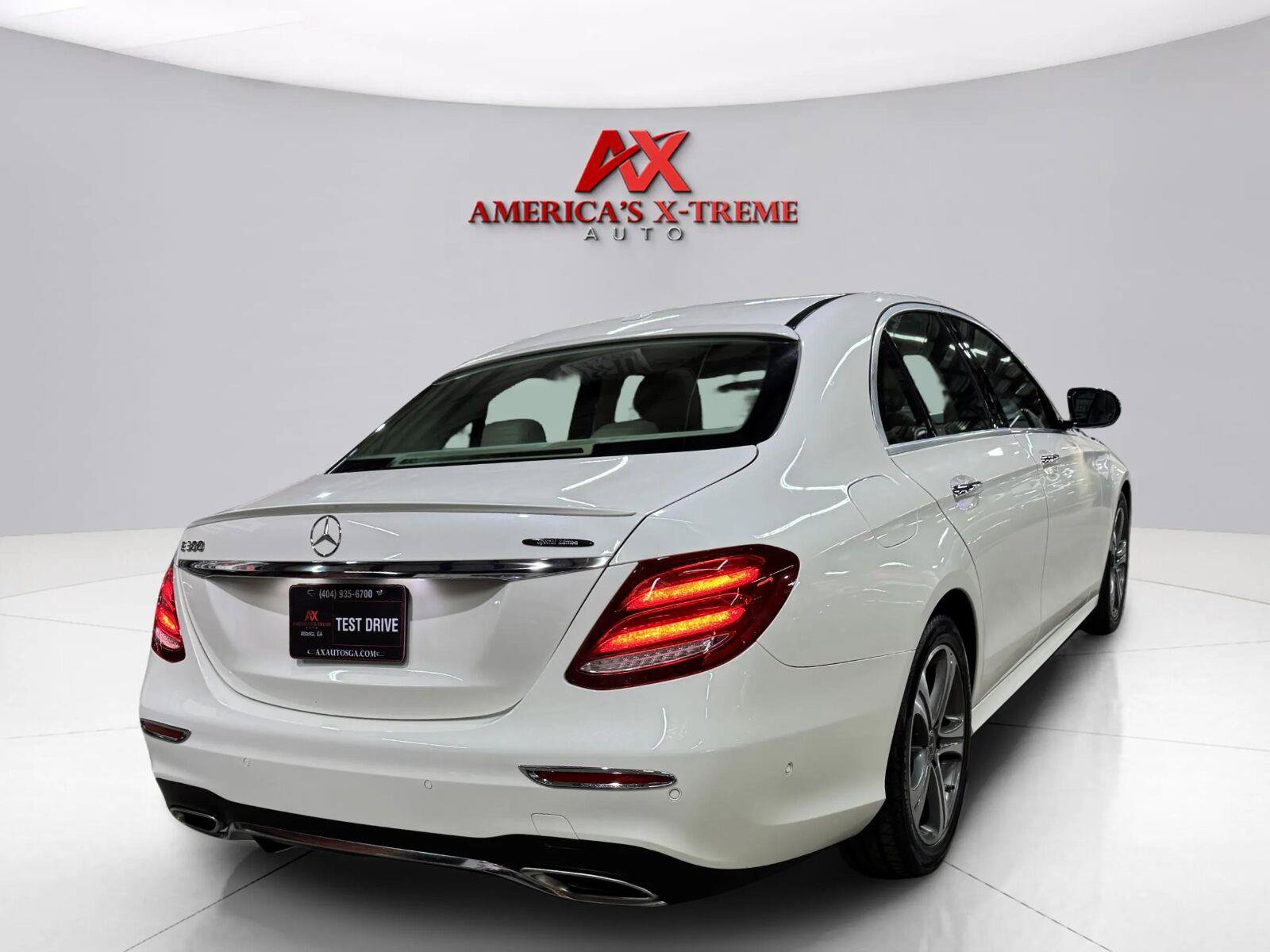 Used 2017 Mercedes-Benz E 300 image 5