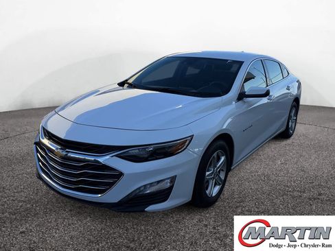 Used 2024 Chevrolet Malibu LT image 1
