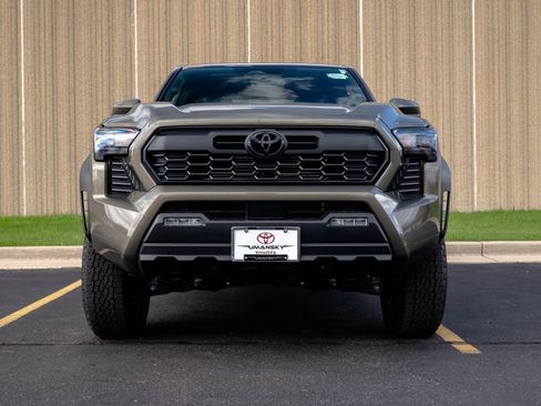 New 2026 Toyota Tacoma TRD Off-Road AWD/4WD image 3