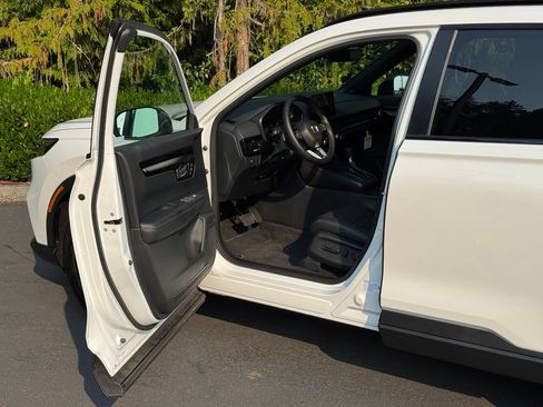 Certified 2026 Honda CR-V Sport Touring image 8