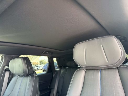 Used 2025 Cadillac Lyriq Luxury image 24