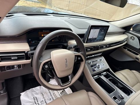 Used 2023 Lincoln Aviator Reserve w/ Equipment Group 201A image 13