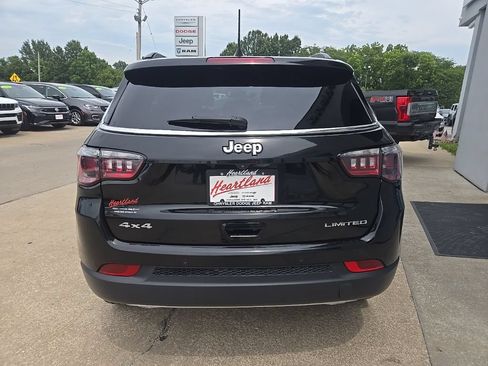 Used 2023 Jeep Compass Limited w/ Sun and Sound Group AWD/4WD image 10