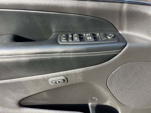 Used 2017 Jeep Grand Cherokee Limited image 16