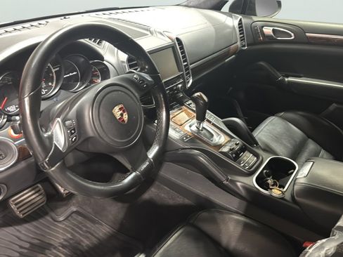 Used 2011 Porsche Cayenne Turbo AWD/4WD image 14