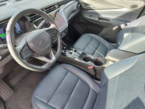 Used 2023 Chevrolet Bolt EUV LT w/ Convenience Package image 9