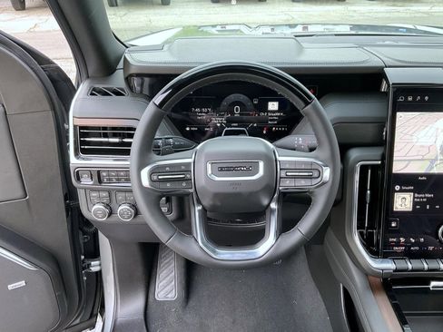 New 2026 GMC Yukon Denali w/ Denali Reserve Package AWD/4WD image 11
