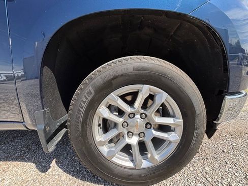 Used 2023 Chevrolet Silverado 1500 LT AWD/4WD image 20