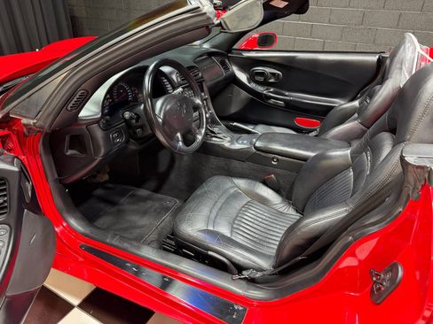 Used 1999 Chevrolet Corvette Convertible w/ Memory Pkg RWD image 3