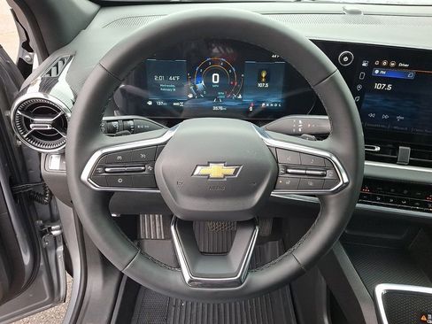 Used 2026 Chevrolet Equinox LT w/ Convenience Package II image 19