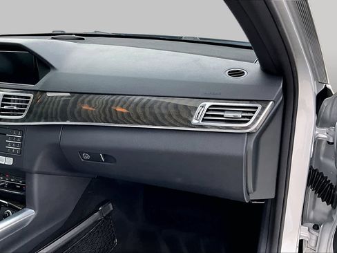 Certified 2016 Mercedes-Benz E 350 Sedan image 17