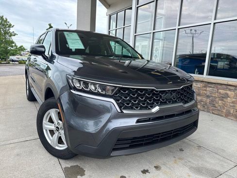 Used 2023 Kia Sorento LX AWD/4WD image 1