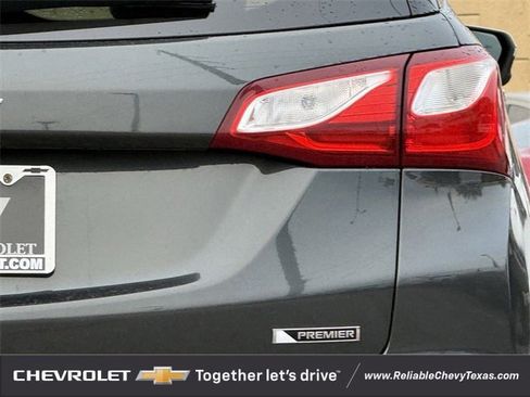Used 2018 Chevrolet Equinox Premier image 9