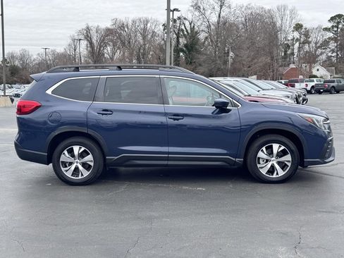 Used 2024 Subaru Ascent Premium w/ Convenience Package image 4