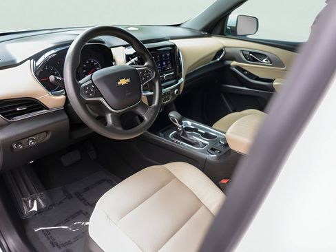 Used 2023 Chevrolet Traverse LS w/ Safety Package FWD image 13
