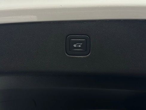 Used 2023 Chevrolet Blazer LT w/ Convenience Package image 11