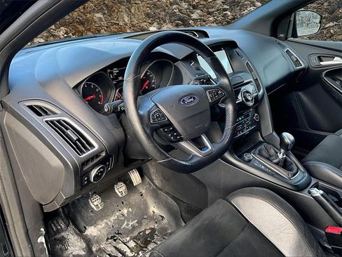 Used 2017 Ford Focus RS image 12