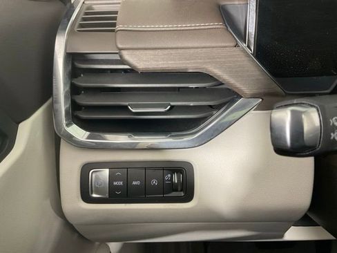 Used 2024 GMC Acadia Denali image 28