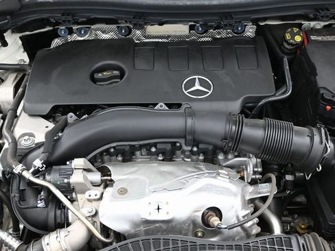 Used 2022 Mercedes-Benz GLA 250 w/ Premium Package Lite image 37