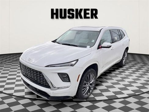 Certified 2025 Buick Enclave Avenir w/ Super Cruise Package image 3